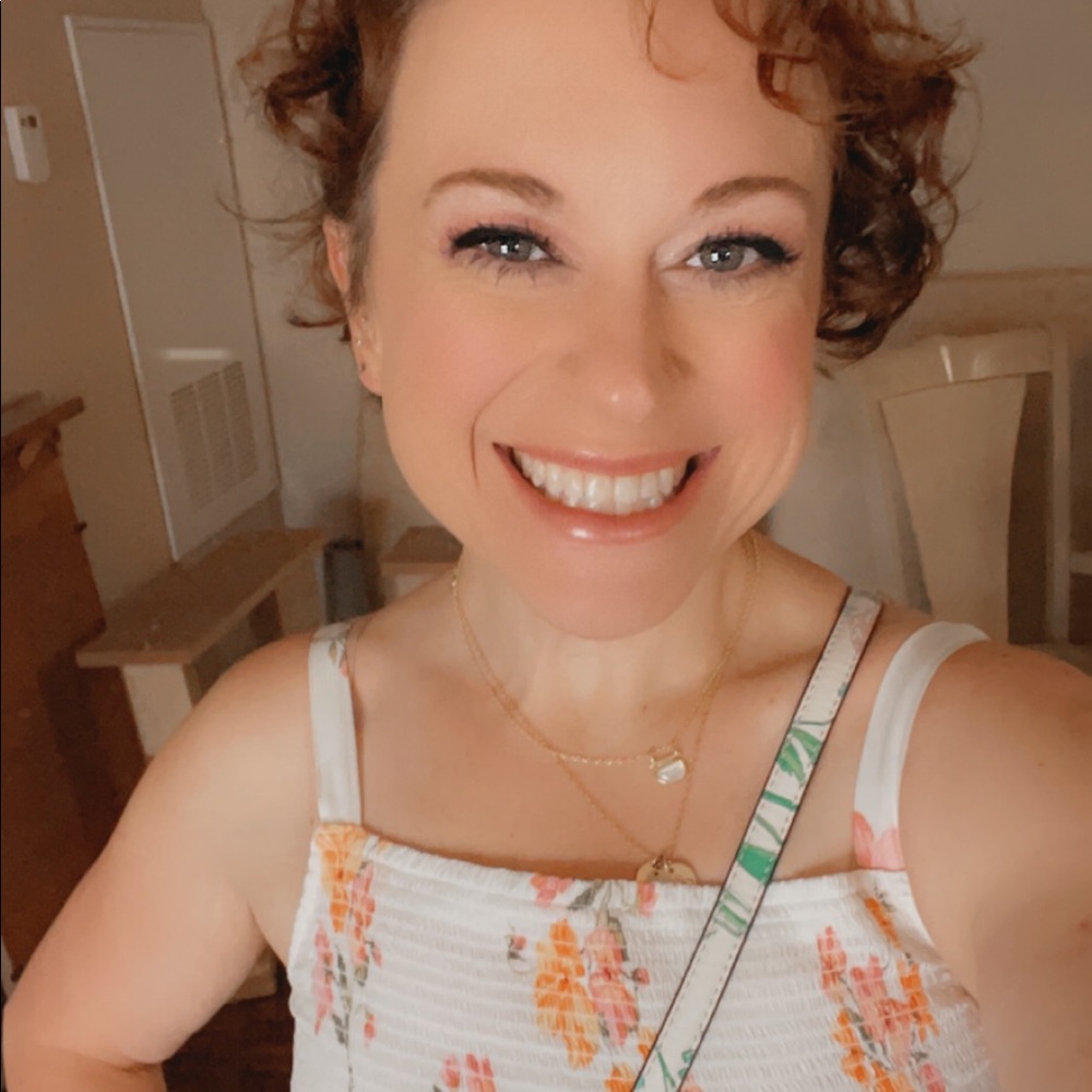 Meet your Posher, Emily